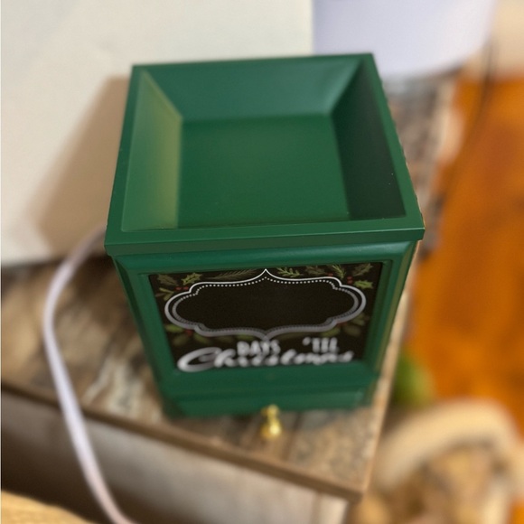 Green Christmas Countdown Chalkboard Warmer - Picture 4 of 8